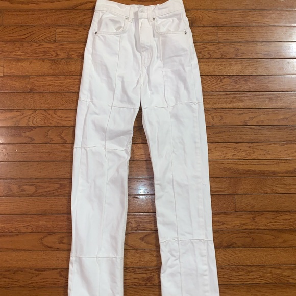 Stylish Zara jeans - Picture 2 of 9